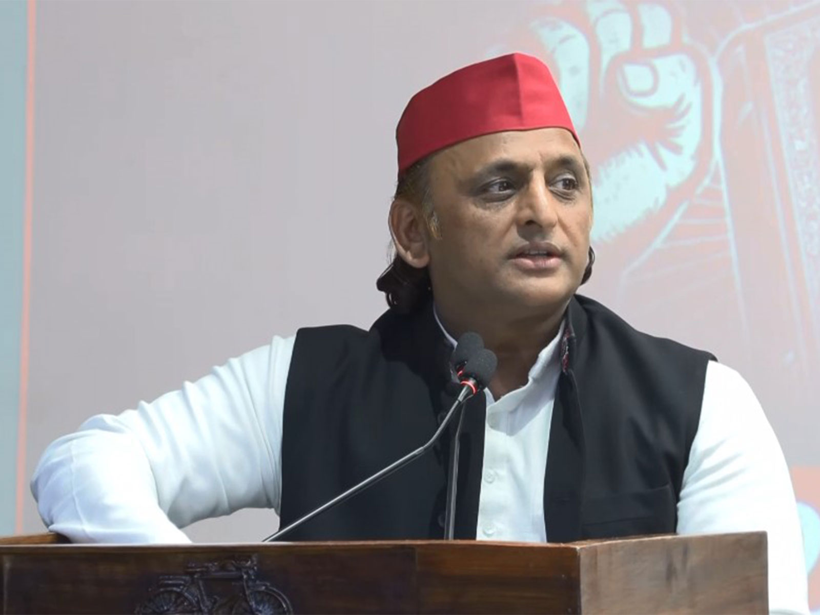 Akhilesh Yadav’s “BJP vs CJP” Post Sparks Massive Social Media Debate!