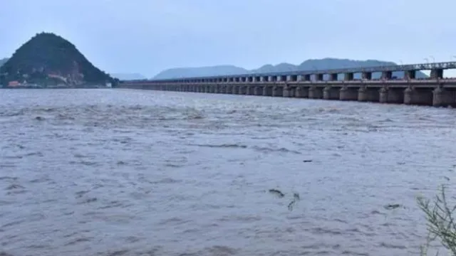 Krishna Flood Surge: Rising Inflows into Srisailam