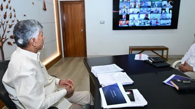 అర్నబ్‌ తుఫాన్‌పై చంద్రబాబు సమీక్ష.. విద్యుత్‌, రహదారుల పునరుద్ధరణకు ఆదేశాలు