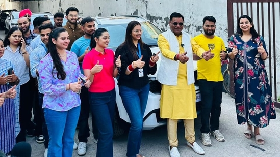 Mits Group Chairman MK Bhatia Gifts SUVs to Employees as a Special Diwali Reward