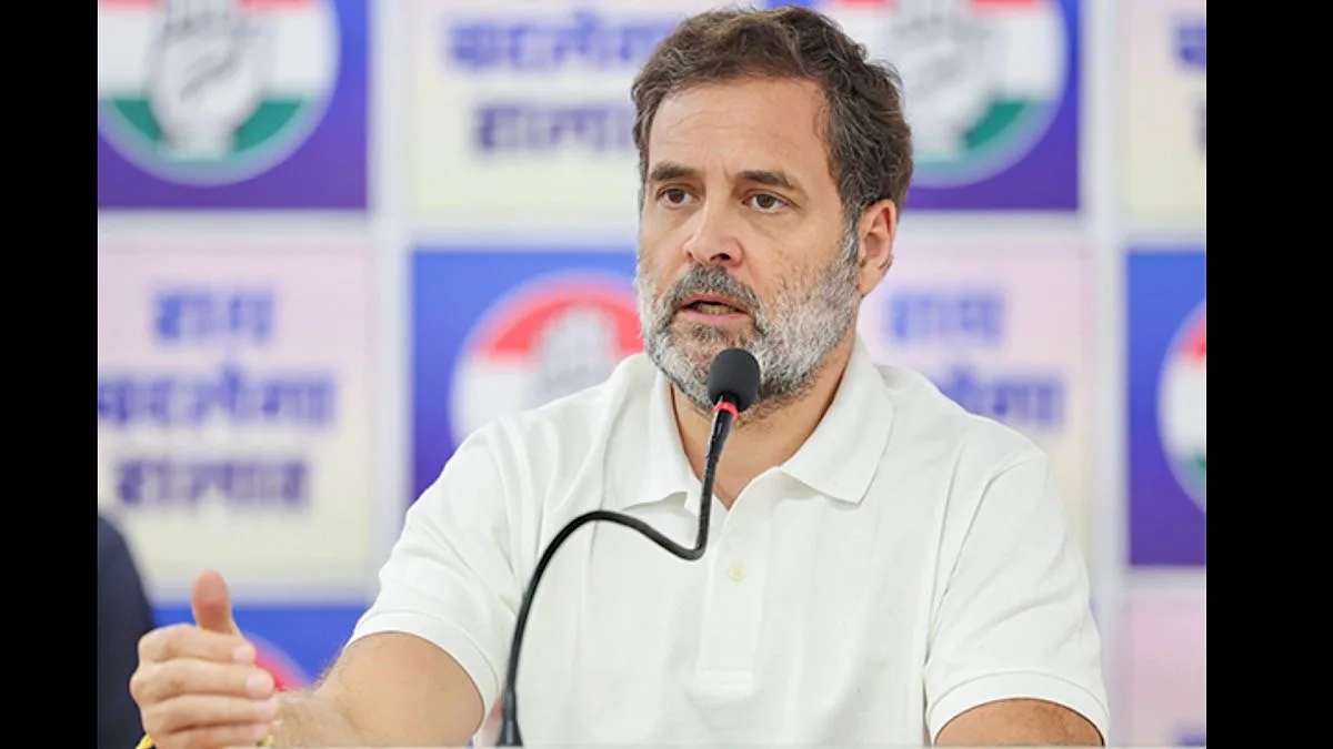 నీట్ వివాదంపై రాహుల్ గాంధీ అత్యవసర సమావేశం