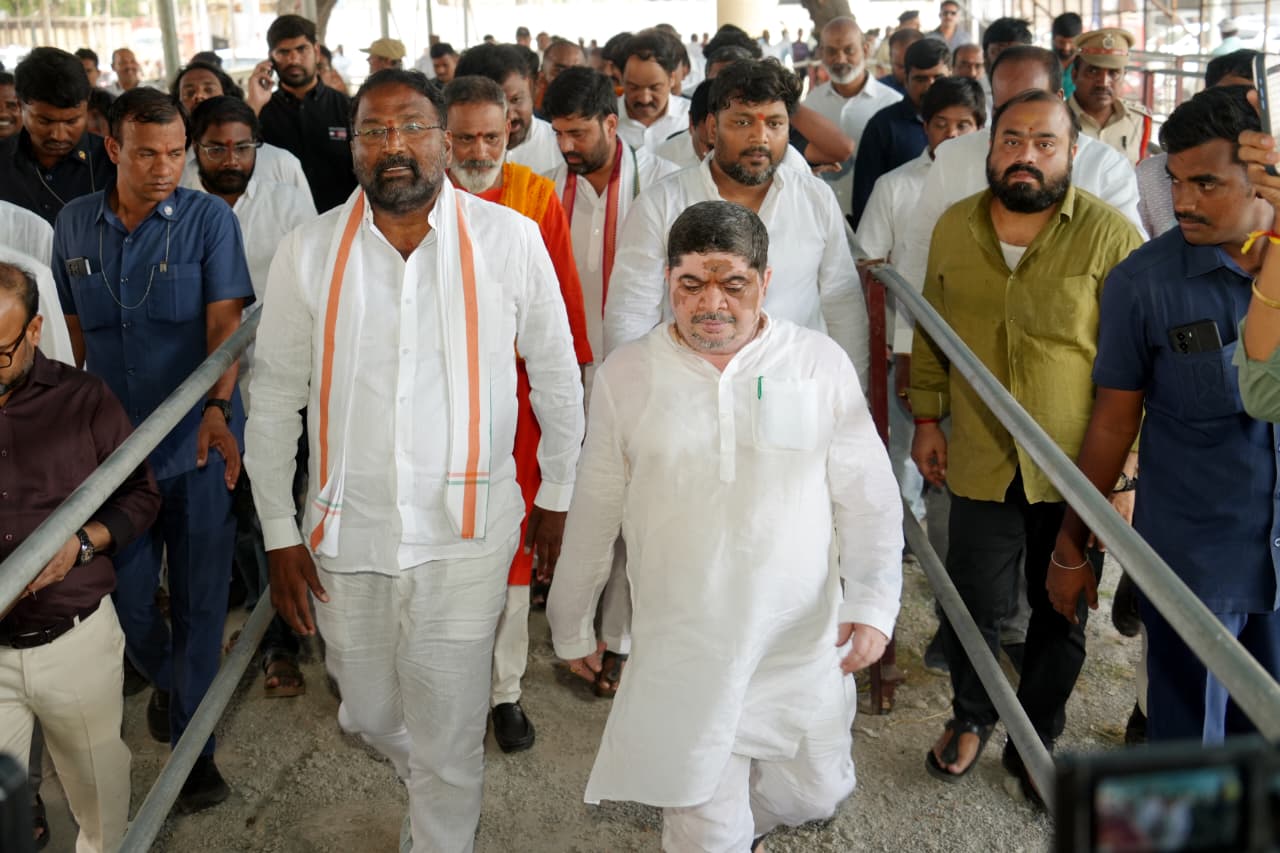 చేప ప్రసాదం పంపిణీ ఏర్పాట్లు పటిష్టంగా ఉండాలి - మంత్రి పొన్నమ్