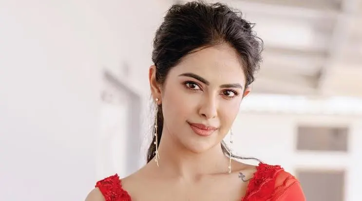 “ఆ కథలు సినిమాలకు పనికొస్తాయి” - అవికా గోర్