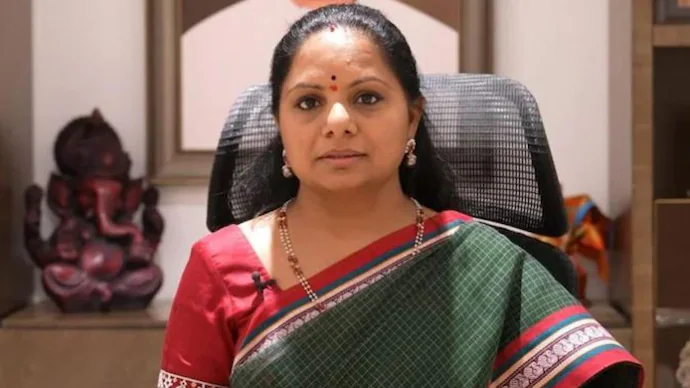 విద్యుత్ పంపిణీ మార్పులపై కుట్ర ఆరోపణలు – కవిత
