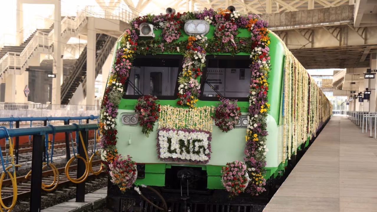 India Launches Its First LNG-Powered Train