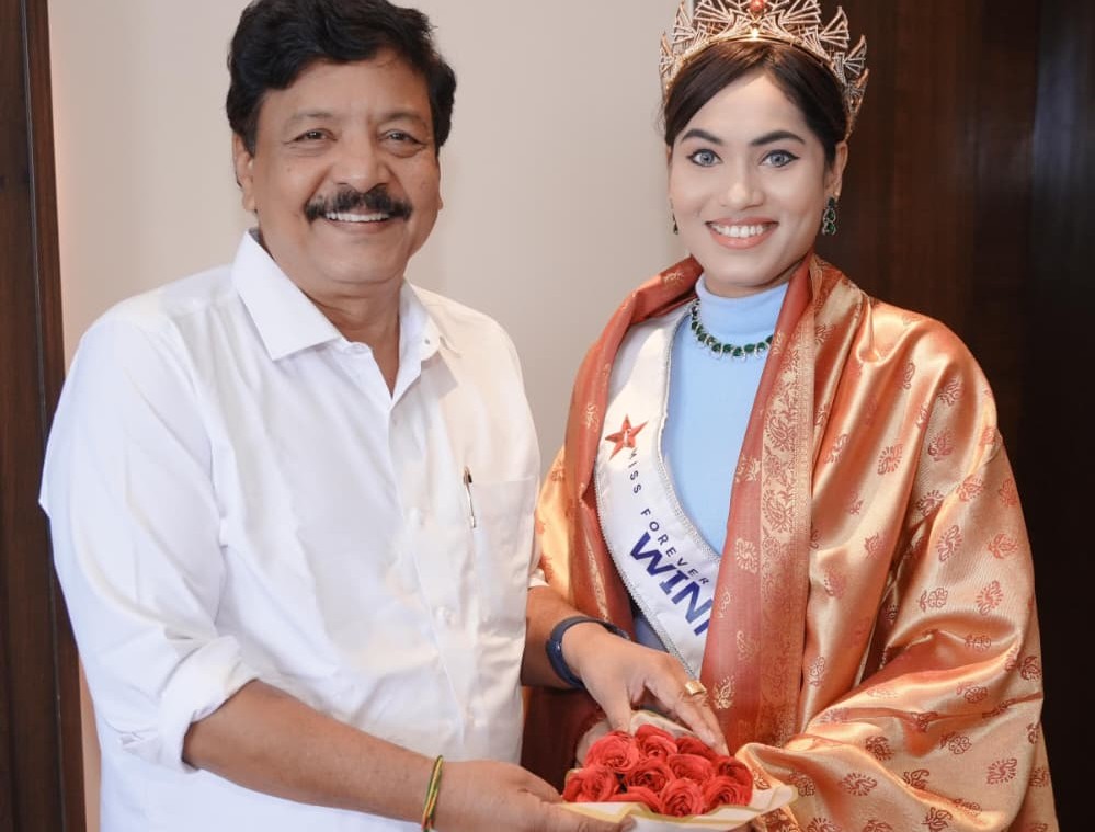 ‘ఫరెవర్ మిస్ యూనివర్స్ ఇండియా 2025’ విజేత డాక్టర్ సృజనా దేవికి మంత్రి కందుల దుర్గేష్ అభినందనలు