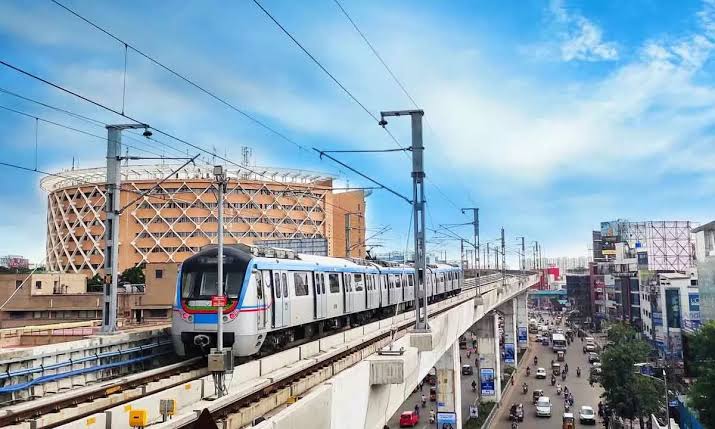 హైదరాబాద్ మెట్రో భవితవ్యం ఇప్పుడు ఒక్క నివేదిక చేతిలో