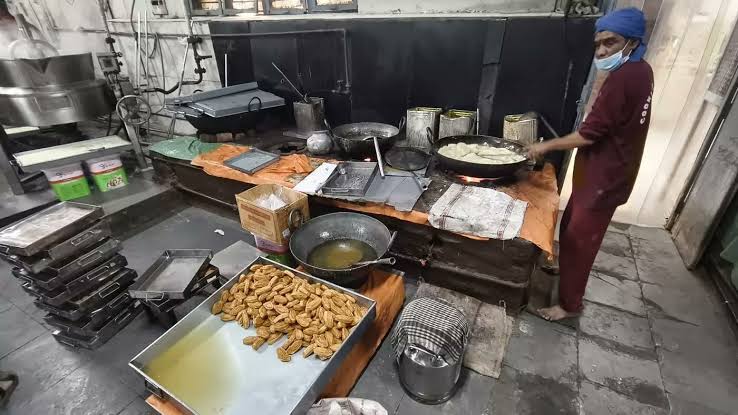 హైదరాబాద్ రెస్టారెంట్లపై టీజీ-సేఫ్ తనిఖీలు