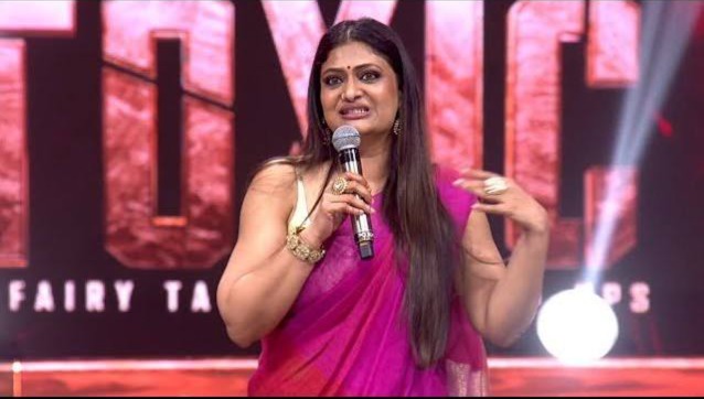 ‘టాక్సిక్‌’లో యశ్‌ 2.O చూస్తారు - దర్శకురాలు గీతూ మోహన్‌ దాస్‌
