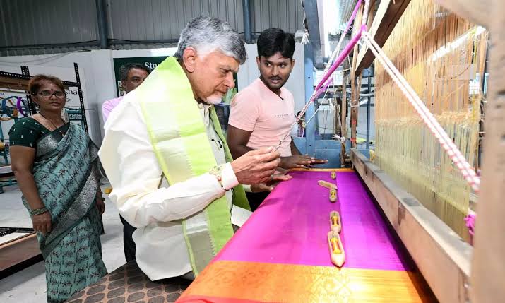 నేతన్నలకు సీఎం చంద్రబాబు శుభాకాంక్షలు
