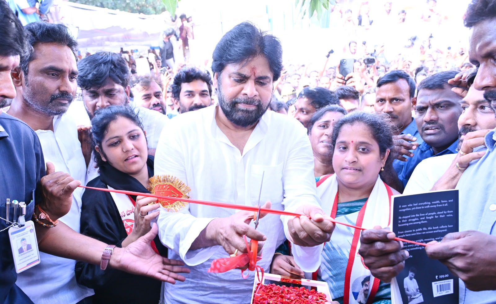 హైదరాబాద్లో జనసేన తెలంగాణ కార్యాలయం ప్రారంభించిన పవన్ కళ్యాణ్
