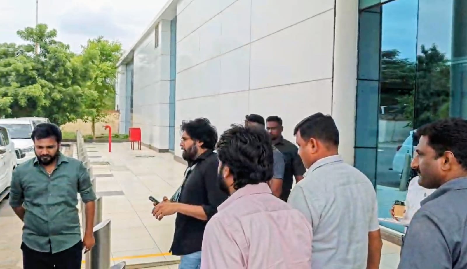 ఏపీకి చేరుకున్న పవన్ కళ్యాణ్