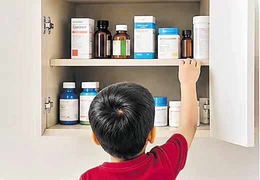Where Should You Store Medicines? Doctors Recommend These Precautions!