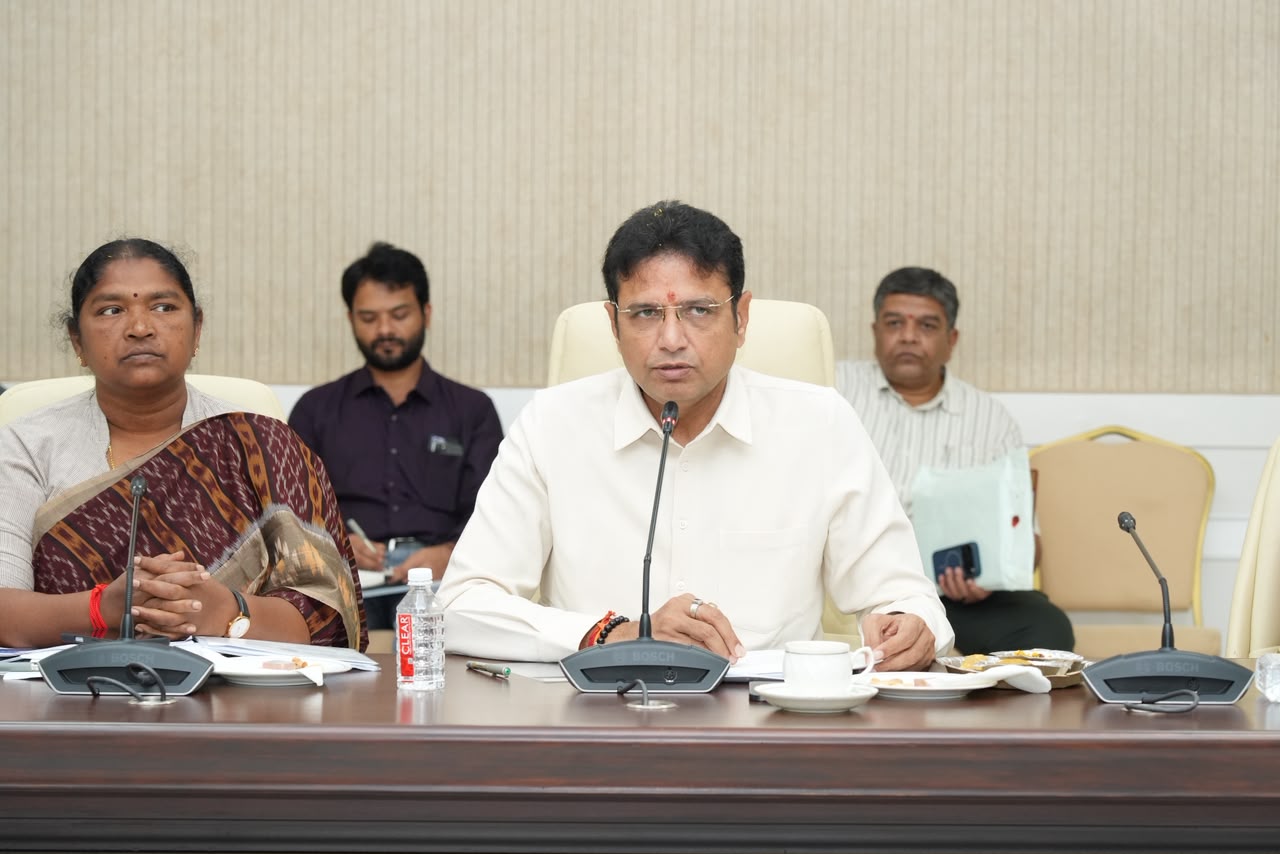 గోదావరి పుష్కరాల ఏర్పాట్లలో నిర్లక్ష్యం వద్దు.. చర్యలు తప్పవన్న శ్రీధర్ బాబు