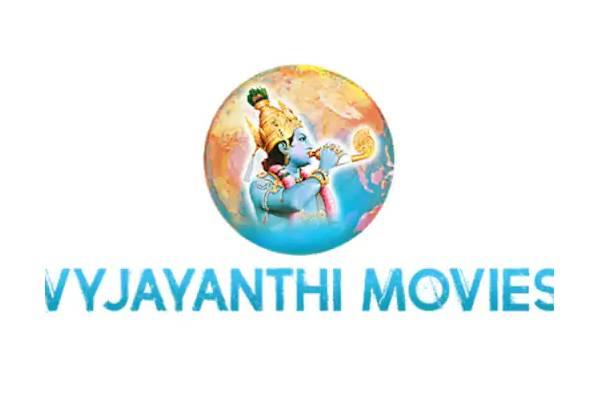 ‘సింగ్ గీతం’తో లెజెండరీ డైరెక్టర్ సంచలనం