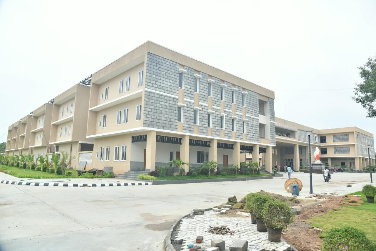 సీఎం రేవంత్రెడ్డి చేతుల మీదుగా కరీంనగర్ నూతన కలెక్టరేట్ ప్రారంభం...