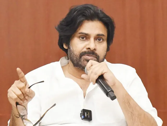 దేశ వ్యతిరేక నినాదాలకు చోటు లేదు: పవన్