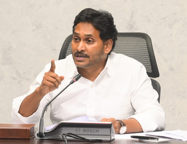 కూటమి పాలనలో ఏపీ ప్రజలు అష్టకష్టాలు పడుతున్నారు - వైఎస్ జగన్