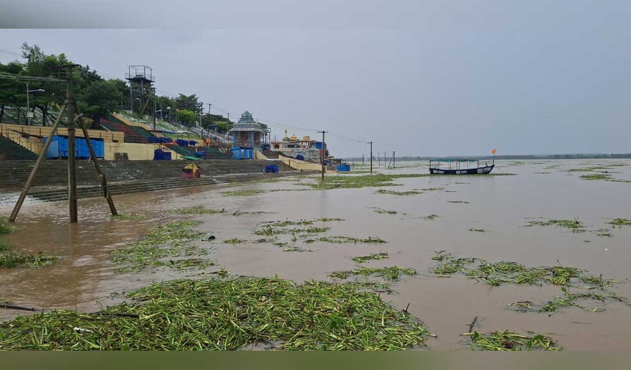 భద్రాచలంలో తొలి ప్రమాద హెచ్చరిక జారీ