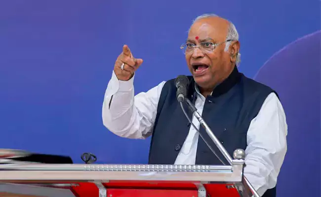 దీపావళి వేళ కాంగ్రెస్ మెగా ర్యాలీ వాయిదా?