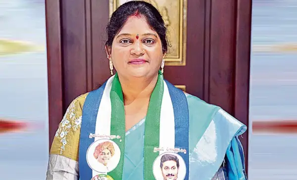 ఆంధ్ర రాజకీయాల్లో రాయగడ మహిళ.. పార్వతీపురం మున్సిపల్ చైర్‌పర్సన్ పదవికి పోటీ!