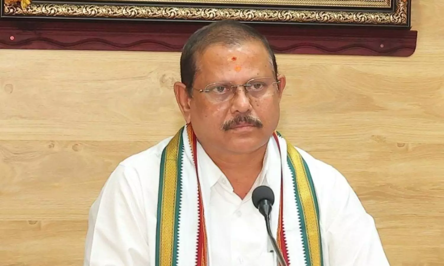 Srisailam EO Srinivasa Rao Clarifies on Salu Mandapam Tenders