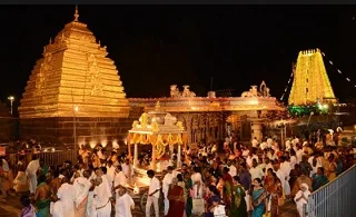 Heavy Rush of Devotees at Srisailam Mallanna Temple