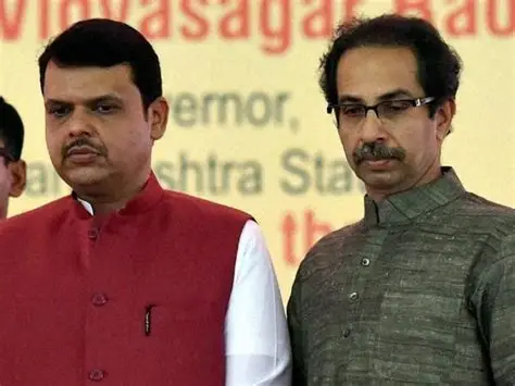 Fadnavis and Uddhav Thackeray Share Flight