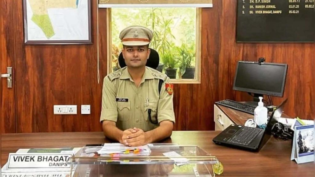 లైంగిక వేధింపుల ఆరోపణలు.. పోలీస్ అధికారికి ప్రమోషన్‌పై విమర్శలు..!