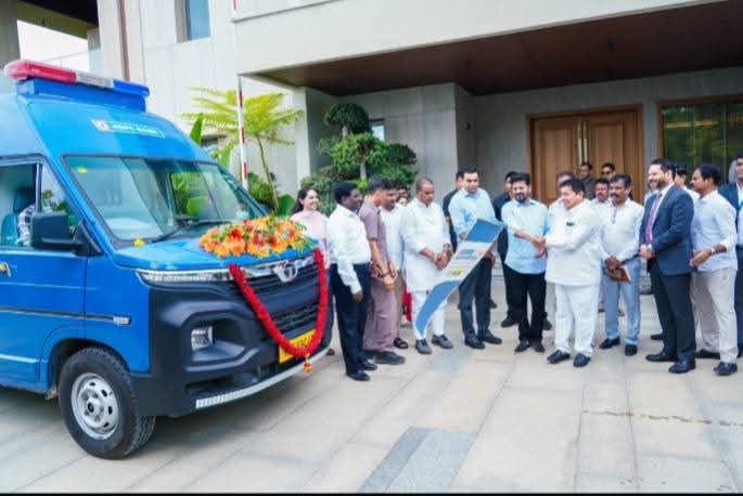 సీఎంతో హెచ్‌డీఎఫ్‌సీ బ్యాంక్ ప్రతినిధుల భేటీ