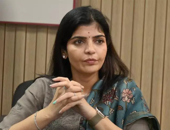 బాధిత కుటుంబానికి అండగా ఉంటాం.. రాయపాటి శైలజ భరోసా