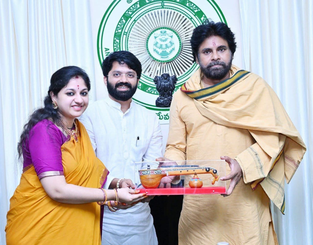 జనసేనలో చేరిన బ్యాడ్మింటన్ క్రీడాకారుడు..