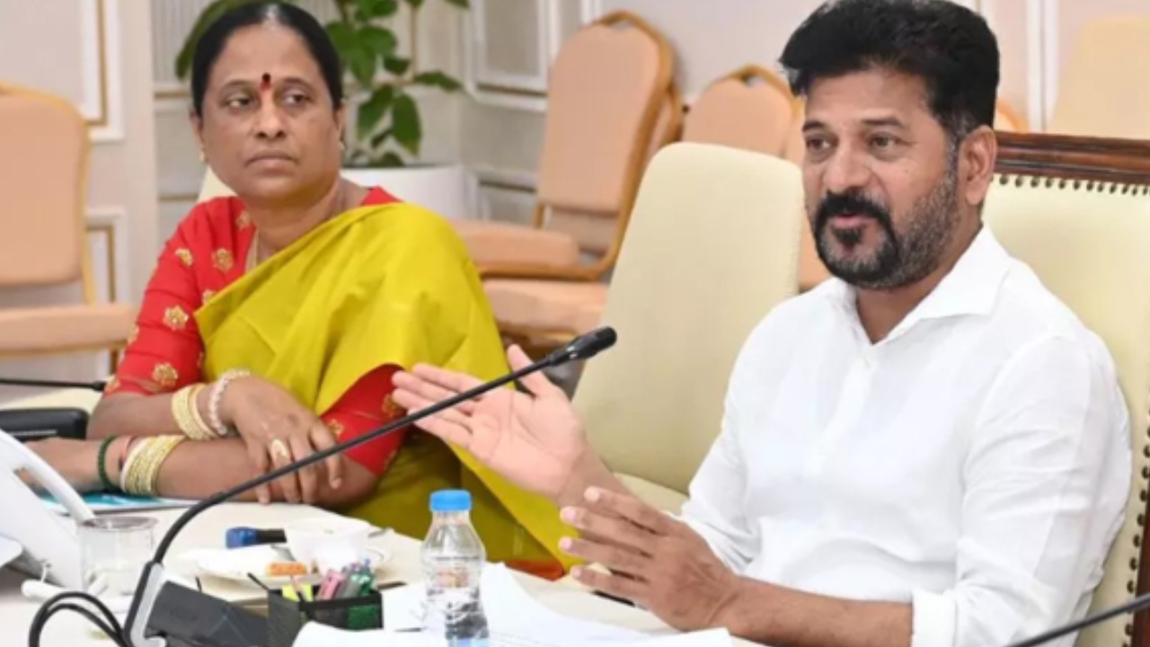 రాఖీ పౌర్ణమి స్పెషల్.. సీఎం రేవంత్ రెడ్డికి బంగారు రాఖీ కట్టిన కొండా సురేఖ