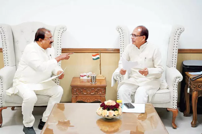 Veerraju Meets Centre Over Palm Farmers' Issues