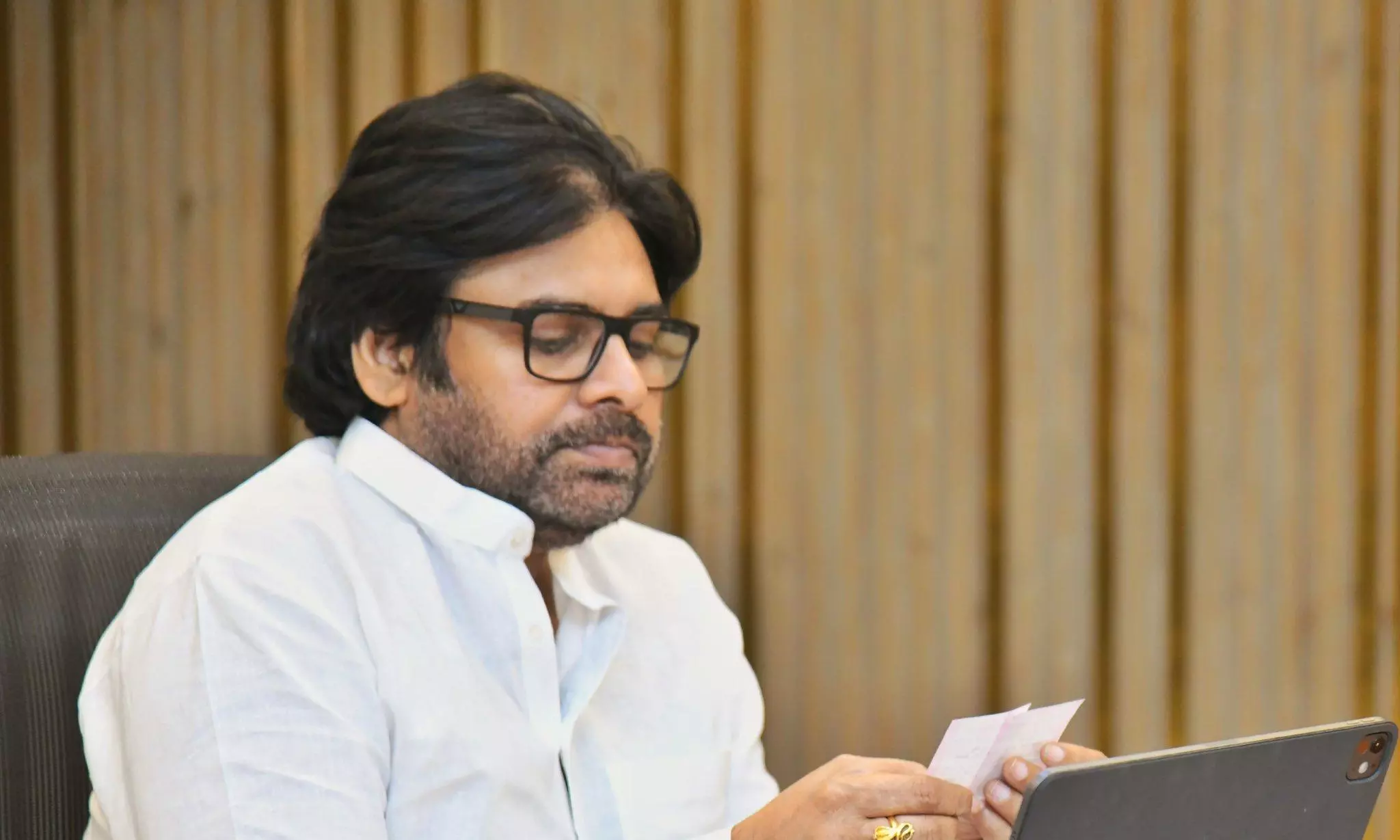 డిప్యూటీ సీఎం పవన్ కళ్యాణ్కు తీవ్ర జ్వరం