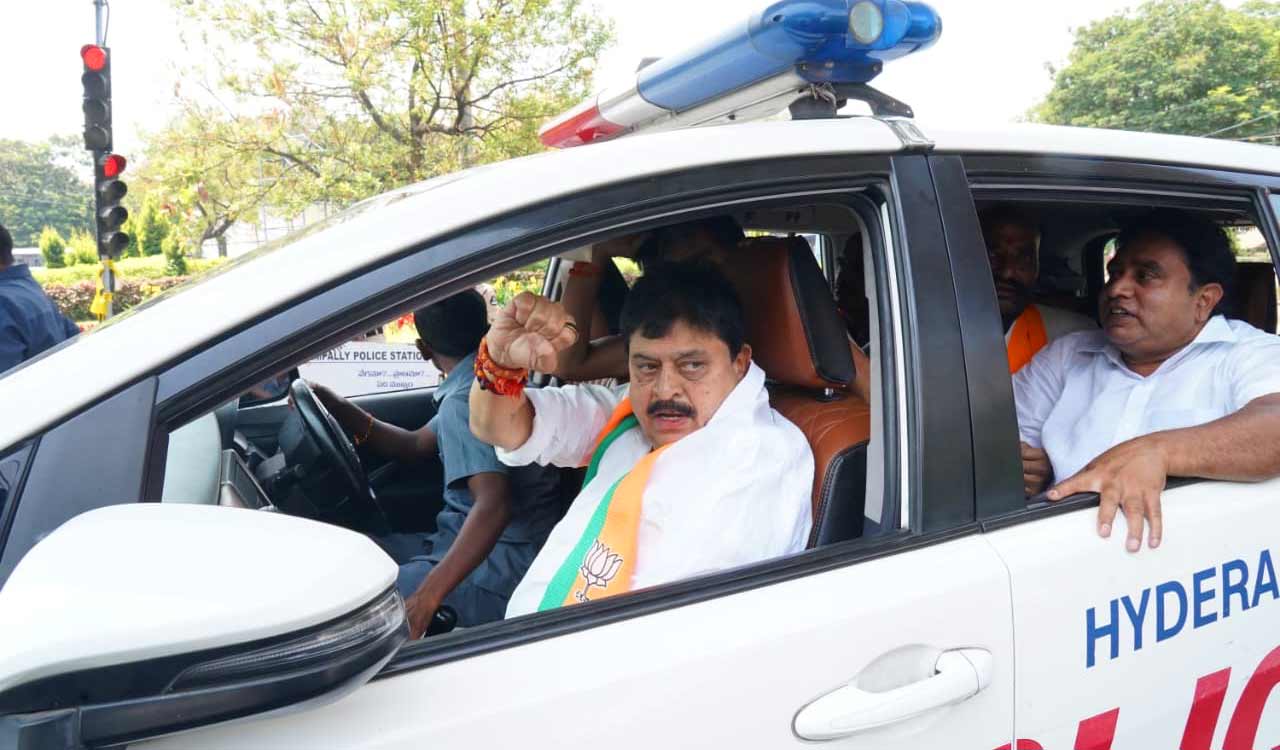 అసెంబ్లీ ముట్టడికి బీజేపీ యత్నం...రాంచందర్ రావు అరెస్ట్