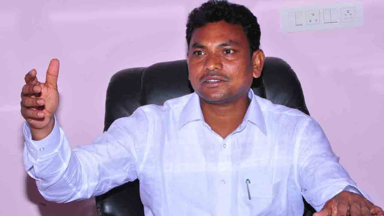 రేగా కాంతారావుకు హైకోర్టులో భారీ ఊరట