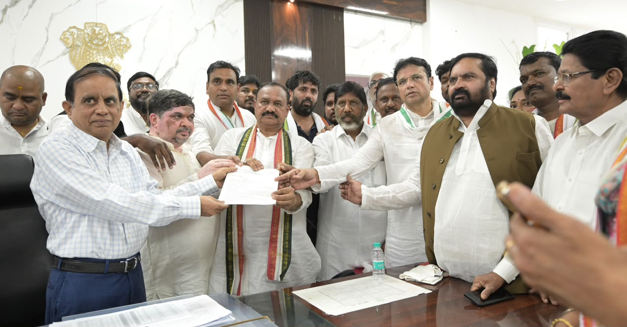 సీఈసీ కార్యాలయం ముందు కాంగ్రెస్ ఆందోళన.. మహేశ్కుమార్ గౌడ్ తీవ్ర ఆరోపణలు