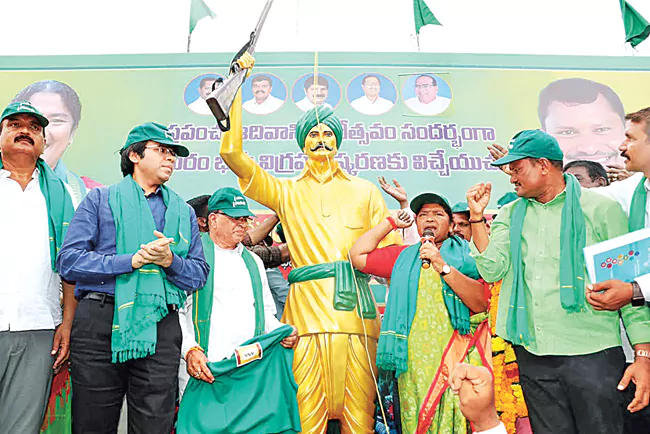 కుమురం భీం స్ఫూర్తితో గిరిజన హక్కులు కాపాడుకోవాలి - సీతక్క