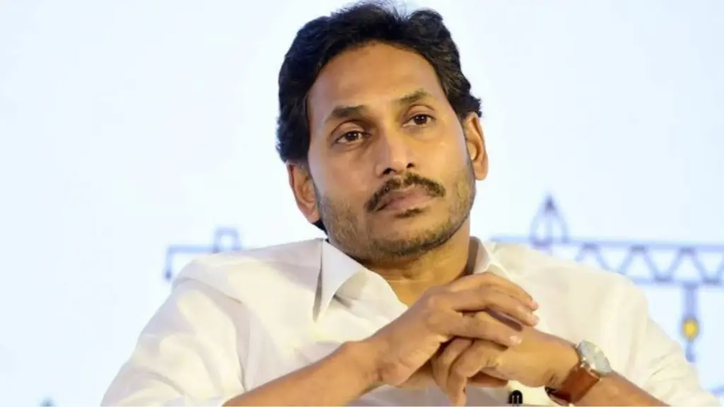 Jagan Did Not Hoist National Flag on Independence Day - YSRCP Sources