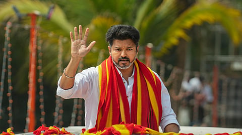 తిరుమలలో విజయ్ ఫ్యాన్స్ మొక్కులు 