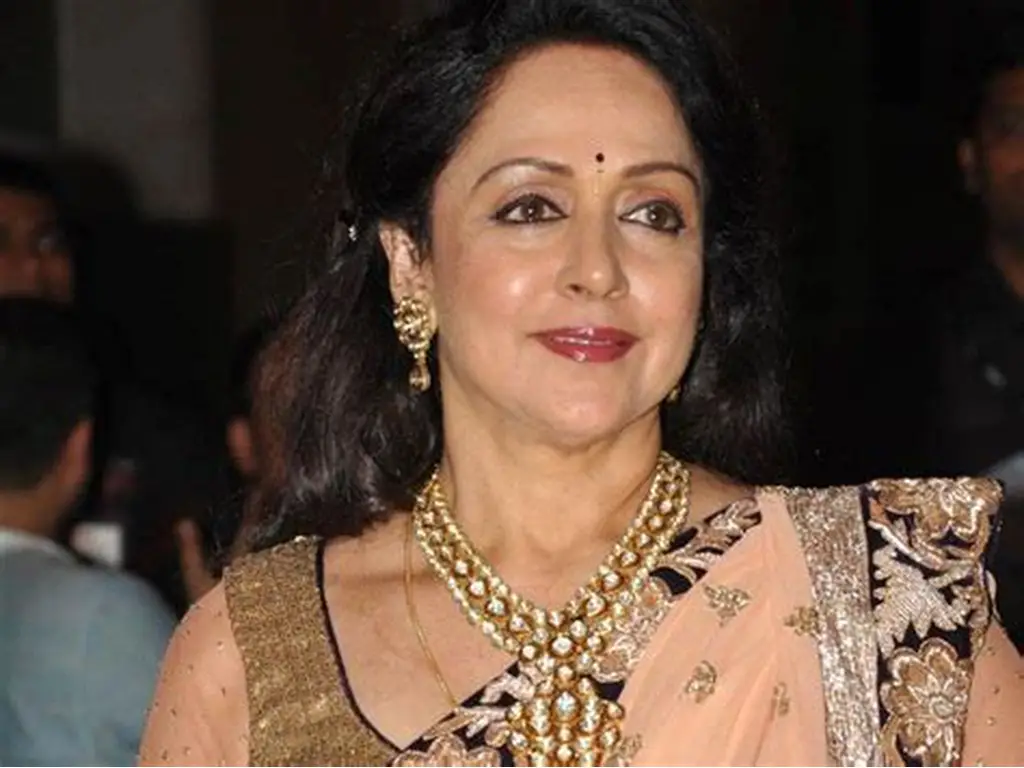 Hema Malini Wants Deepika for Her Biopic?