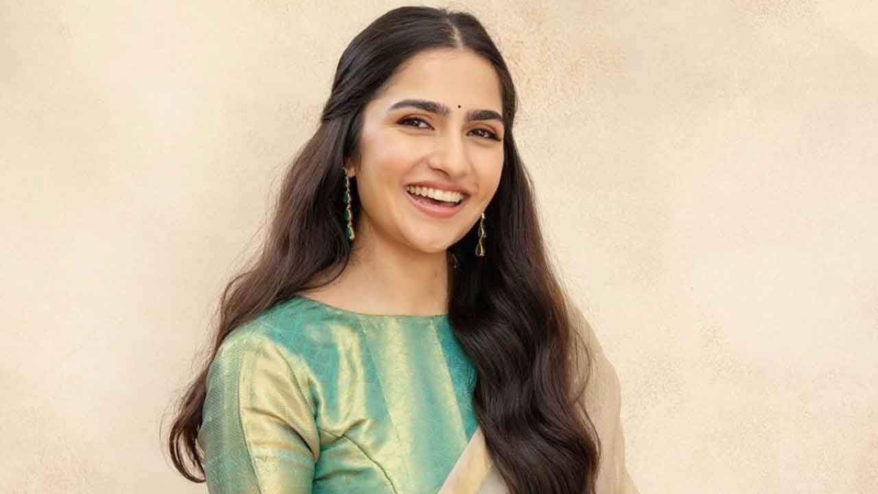 యశ్తో కలిసి పనిచేయడం బకెట్ లిస్ట్ మూమెంట్: రుక్మిణి వసంత్