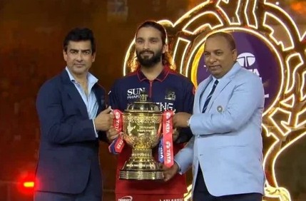 వేలంలో నిరాశ...ఇప్పుడు వరుసగా రెండు కప్పుల విజేత!