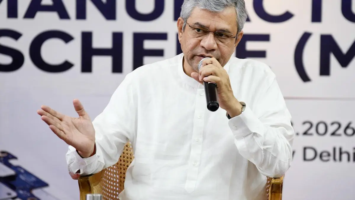 మొబైల్ ఫోన్ల తయారీకి కేంద్రం భారీ ప్రోత్సాహం...