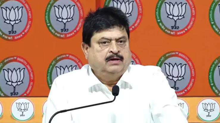నీళ్లు అడిగితే రాజకీయం అంటారా? - రాంచందర్‌రావు  