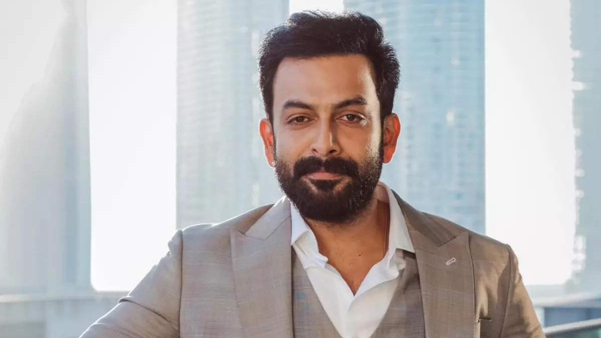 Prithviraj Sukumaran Heaps Praise on Rajamouli's Vision for 'Varanasi'