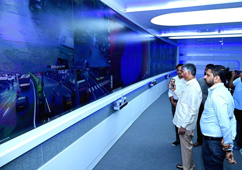  తుఫాన్‌ సహాయక చర్యలపై చంద్రబాబు నిరంతర సమీక్ష