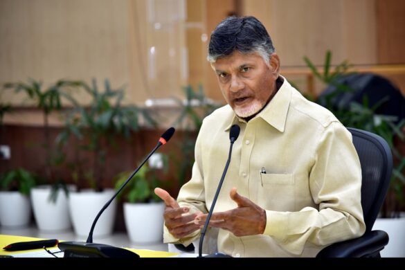 అమరావతిలో ఎమ్మెల్యే, ఎమ్మెల్సీ భవనాలను పరిశీలించిన చంద్రబాబు