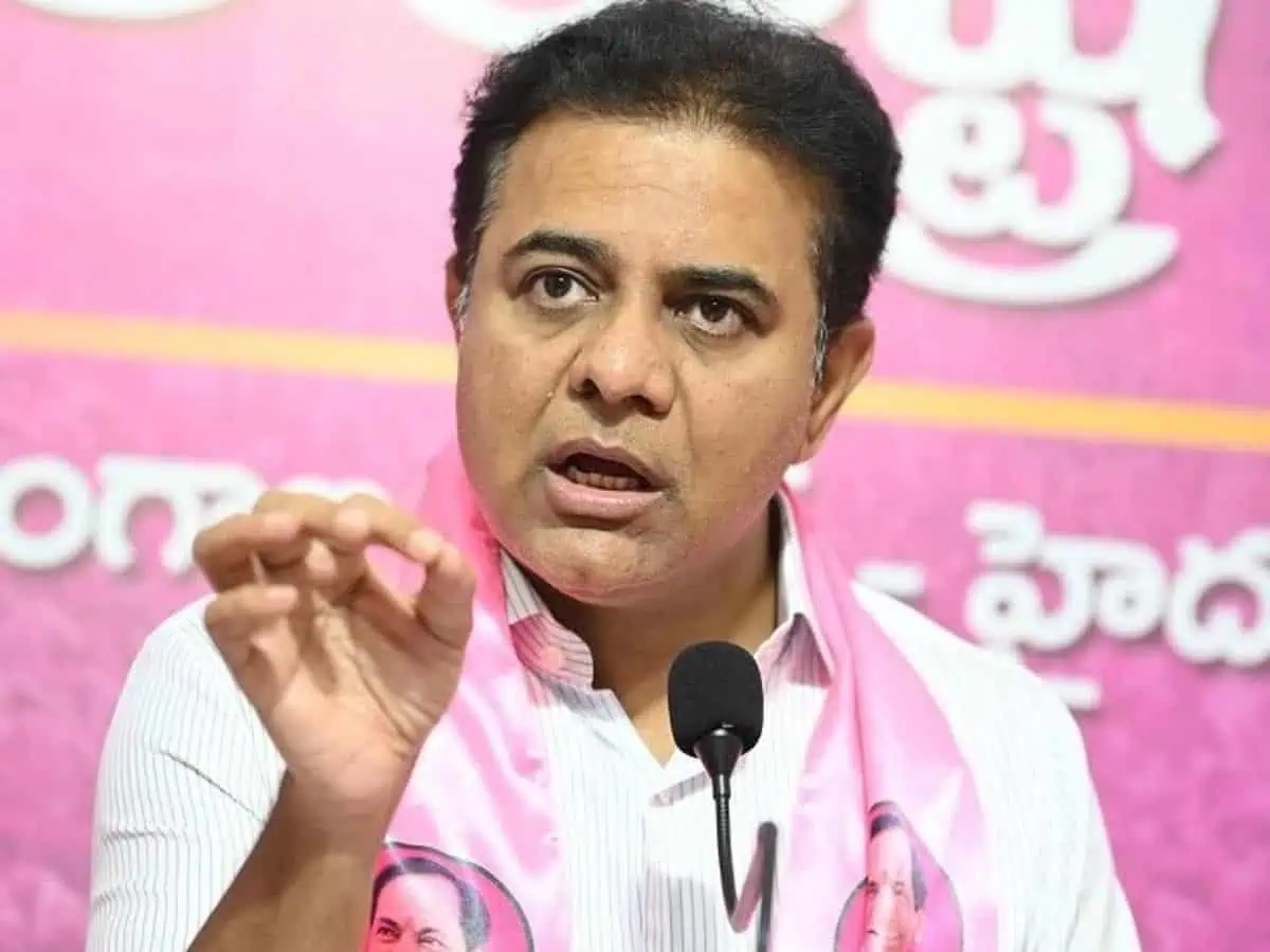 పెద్ది సుదర్శన్రెడ్డి విగ్రహం తొలగింపుపై కేటీఆర్ ఆగ్రహం